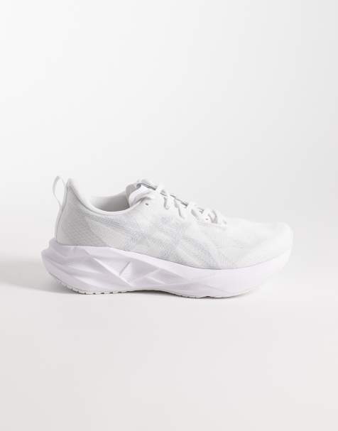 Asics - Novablast 5 - Sneakers in wit - view 1