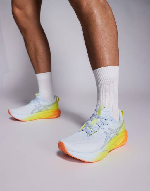 Asics - Novablast 5 - Sunny Sizzle - Sneakers in lichtblauw en citroengeel, 4 van 5