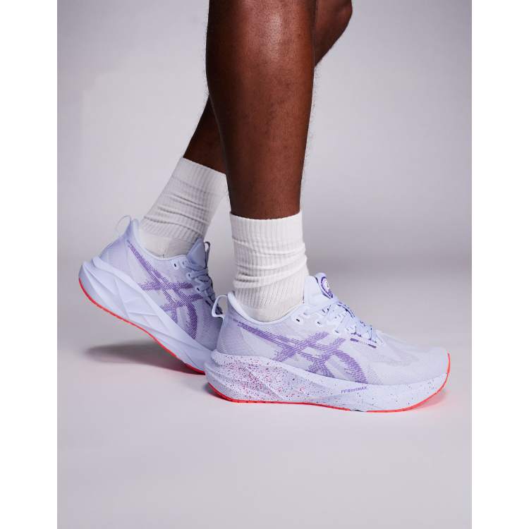 Asics – Novablast Tokyo – Laufschuhe in Blue Fade und Edo Purple