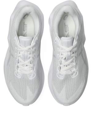 Asics Novablast 6 running trainers in triple white