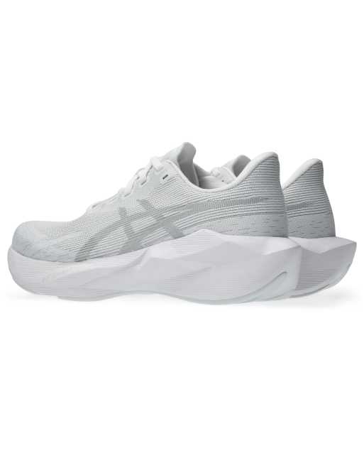 Asics Novablast 6 zapatillas de running en blanco triple, 2 de 4