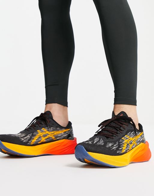 Asics Running - Novablast 3 - Sneakers i sort og orange 