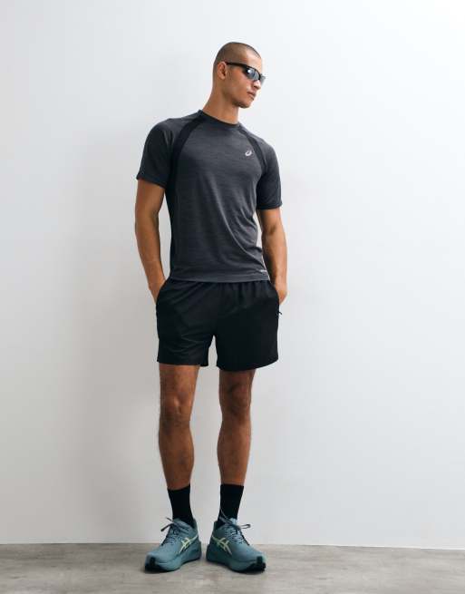 Asics short sleeve running t-shirt in black, 2 of 5