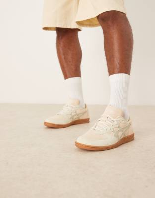 Asics Skyhand Og trainers in marzipan and dried leaf green - view 1