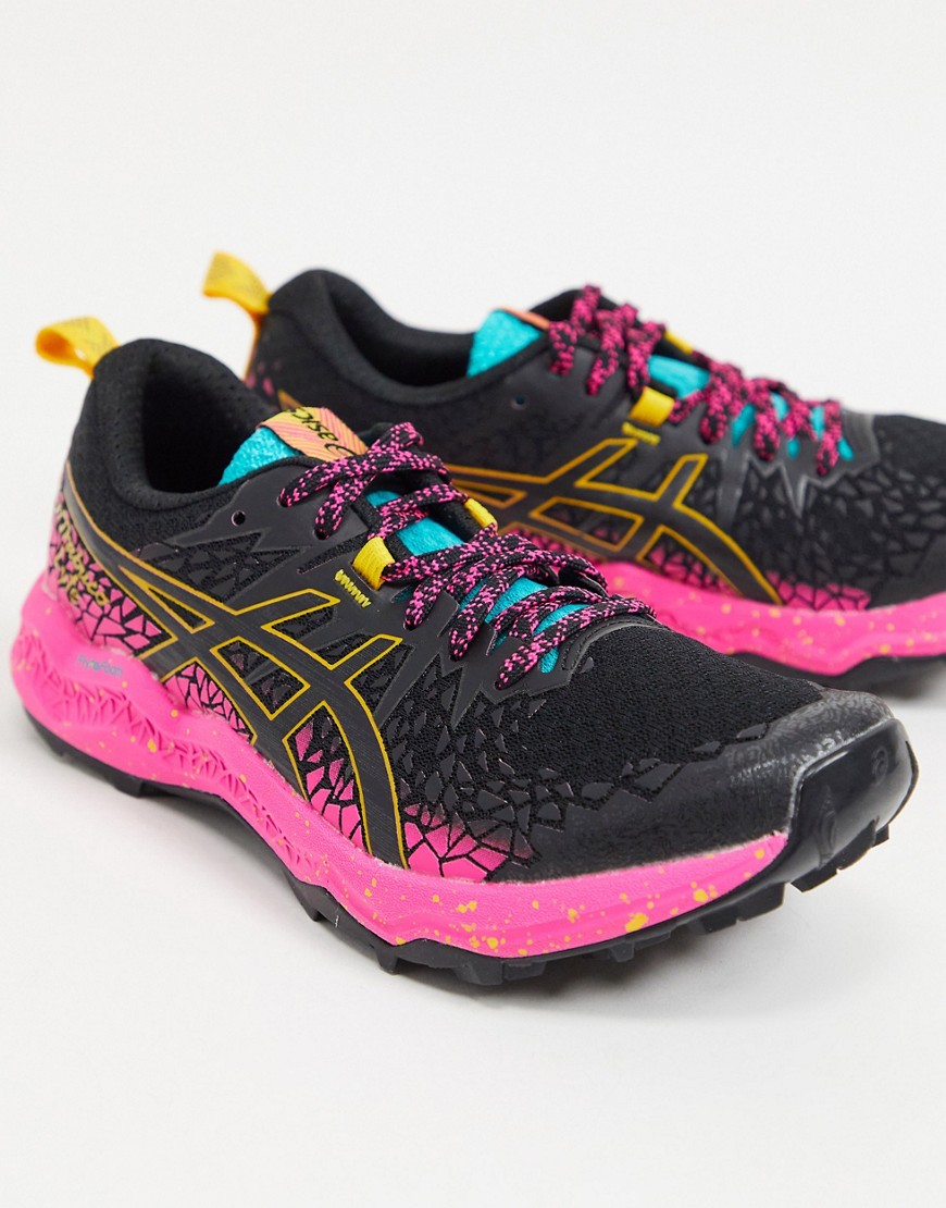 Asics - Trail FujiTrabuco Lyte - Sneakers i sort og pink