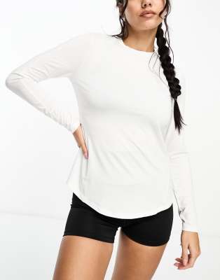 Asos Design 4505 Petite All Sports Long Sleeve Top In White In White