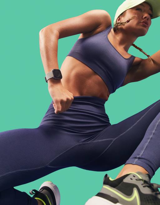 ASOS 4505 - Blå sømløs sports-BH med let støtte og ribstrikkede detaljer