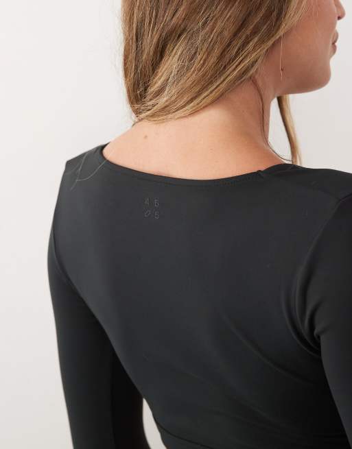 ASOS 4505 blød top med krydset front, lange ærmer og cropped pasform i sort, 4 af 4