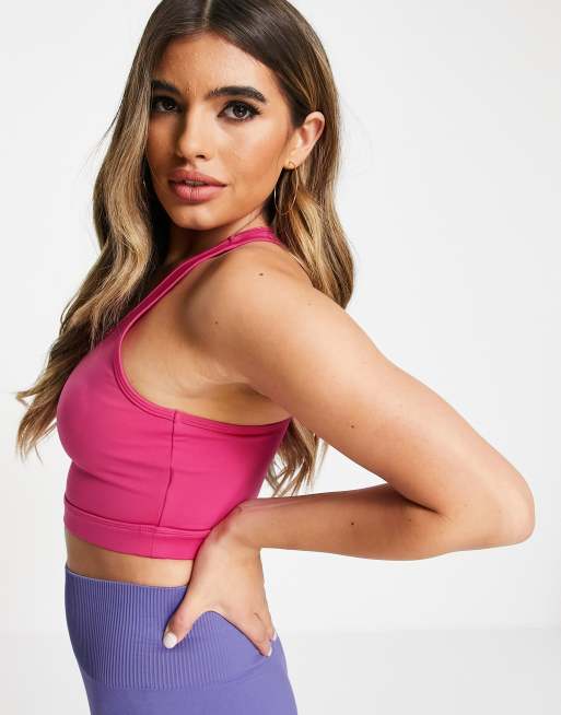 ASOS 4505 - Brassière de sport longue maintien intermédiaire à encolure dégagée - Rose 