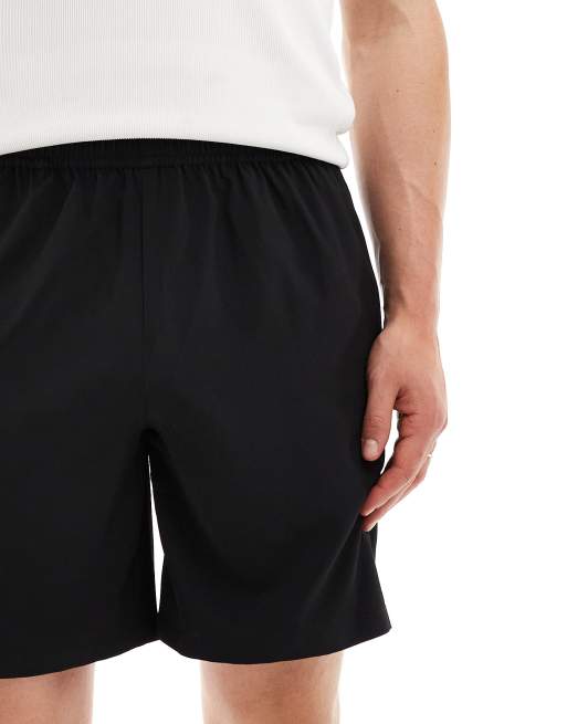 ASOS 4505 - Confezione da 2 paia di pantaloncini da allenamento da 13 cm quick dry neri e grigi con logo, 4 di 5