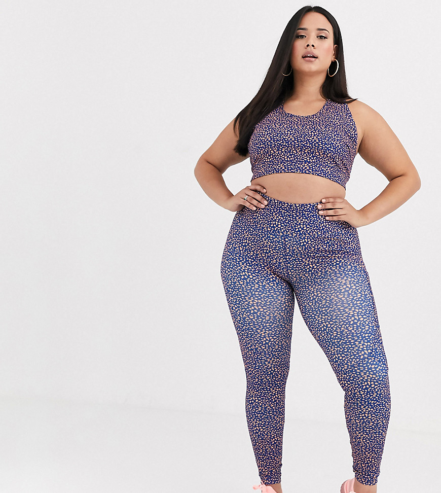 Plus-size leggings by ASOS 4505 Activewear, but make it fashion Printed finish High rise Stretch waistband Branded detailing Form fitting design
