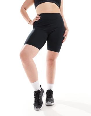 ASOS 4505 Curve - Icon - Leggings-Shorts aus Sportmaterial in Schwarz mit formendem Detail am Po, 20 cm Schrittlänge