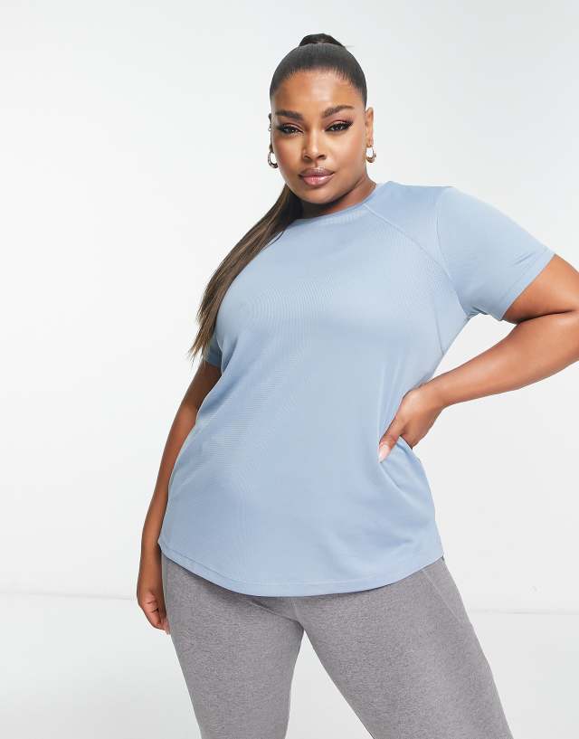 ASOS 4505 Curve icon booty legging short with bum sculpt detail