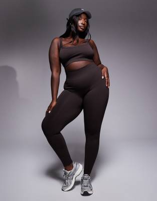 ASOS 4505 Curve - Nahtlose, figurformende Sport-Leggings in Ganache mit hohem Bund-Braun