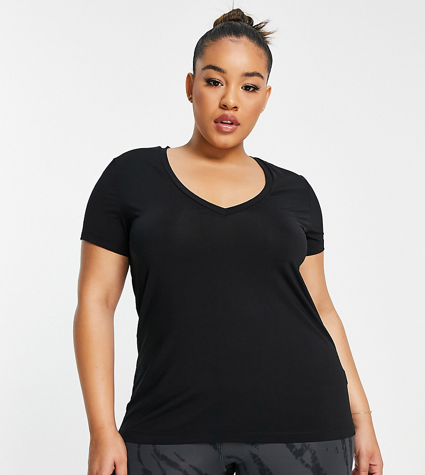 ASOS 4505 Curve V-neck performance T-shirt with cap sleeves-Black