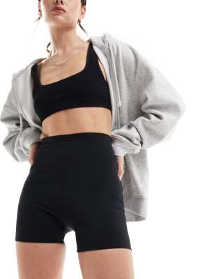 ASOS 4505 - Figurbetonte Shorts aus Funktionsmaterial mit Markenlogo, 3 Zoll Schrittlänge-Schwarz