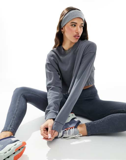 ASOS 4505 - Forvasket sort oversized og cropped T-shirt med lange ærmer