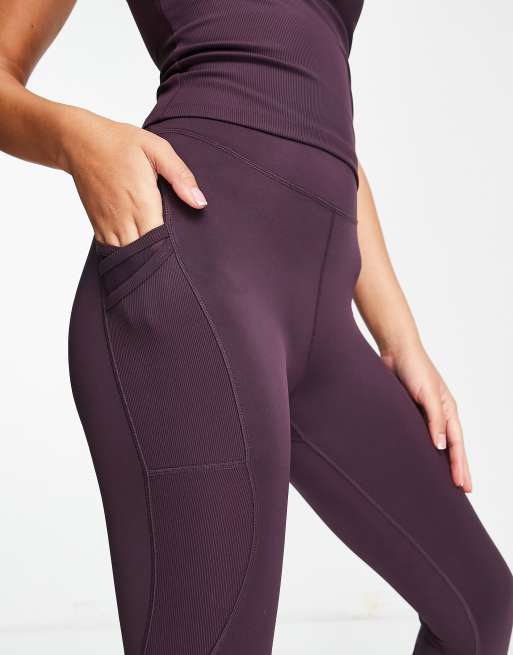 ASOS 4505 - Geribbelde yogalegging met meerdere zakken in zwart, 4 van 4