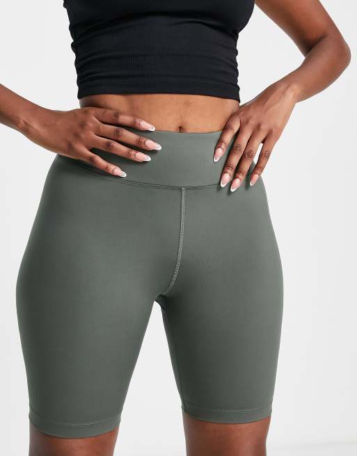 ASOS 4505 Hourglass icon booty legging shorts with bum sculpt detail , 3 of 4