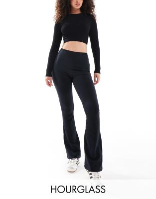 4505 Hourglass Icon slim kick soft touch yoga leggings in black