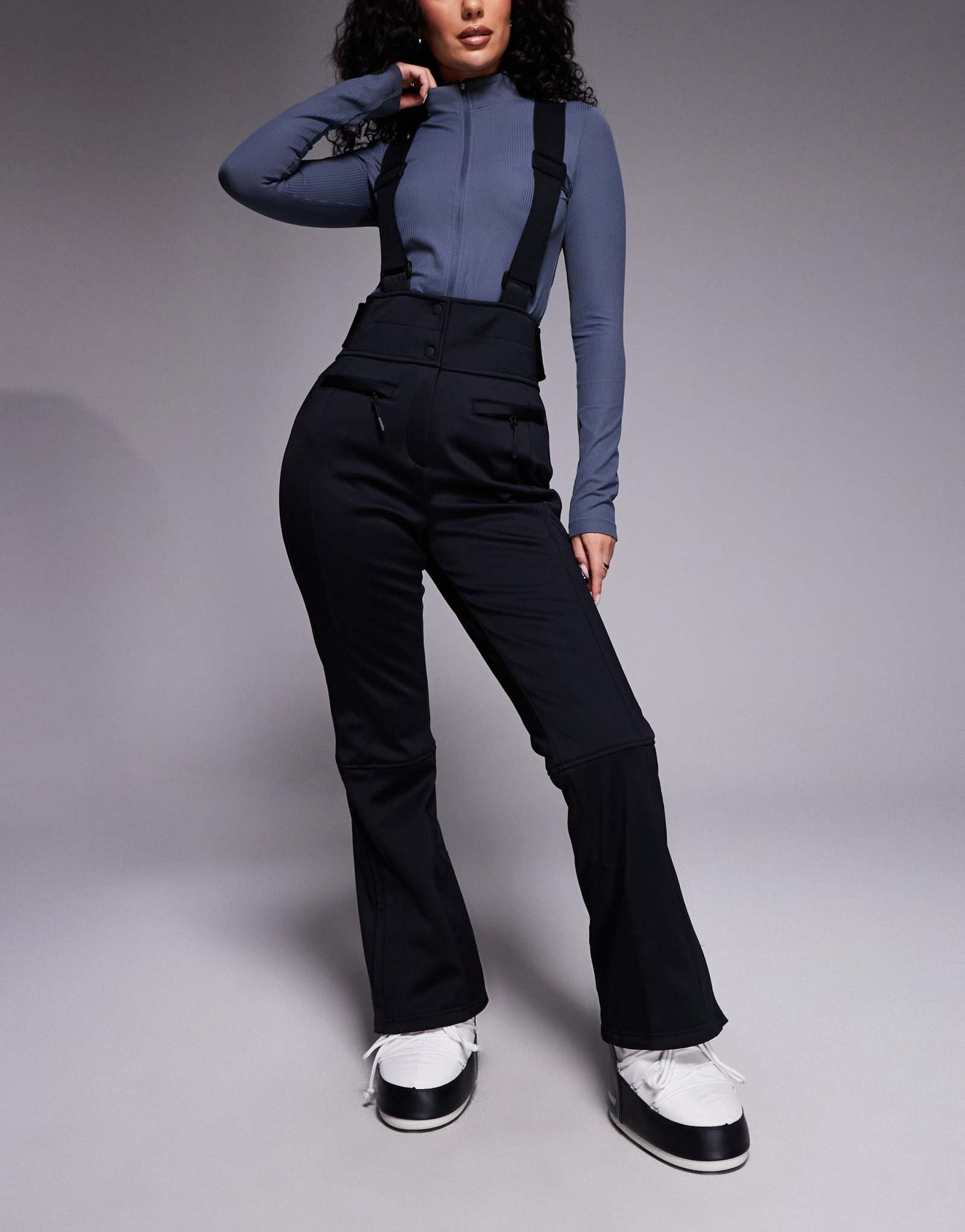 Лыжные брюки-клеш ASOS 4505 Hourglass Ski soft shell с водоотталкивающей пропиткой черного цвета