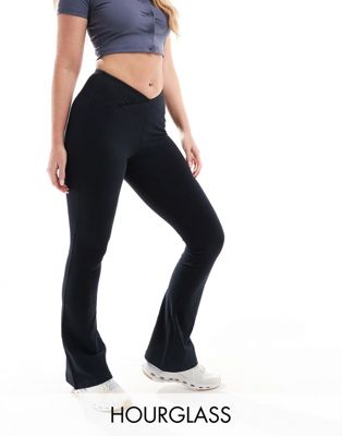 4505 Hourglass soft touch slim kick legging with wrap waist in black