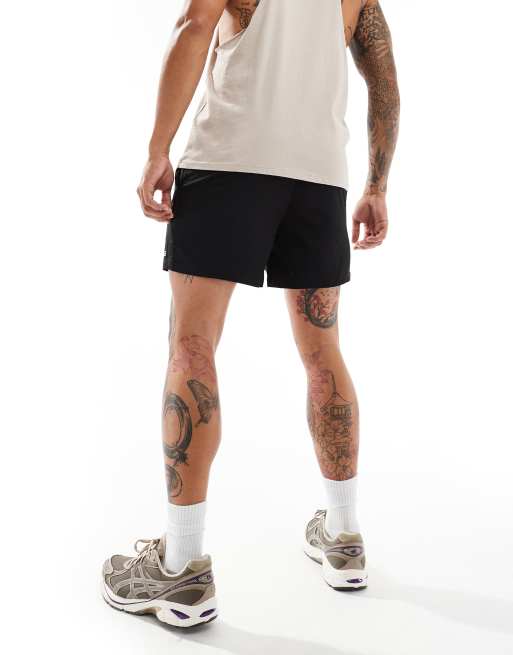 ASOS 4505 - Icon 5 - Confezione da 2 pantaloncini da allenamento neri e grigio argento ad asciugatura rapida, 2 di 5