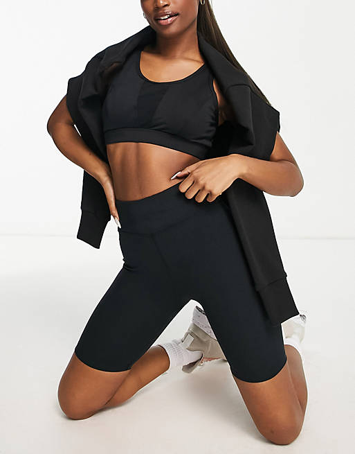 https://images.asos-media.com/products/asos-4505-icon-8-inch-legging-shorts-with-booty-sculpt-detail-in-black/22755373-4?$n_640w$&wid=513&fit=constrain