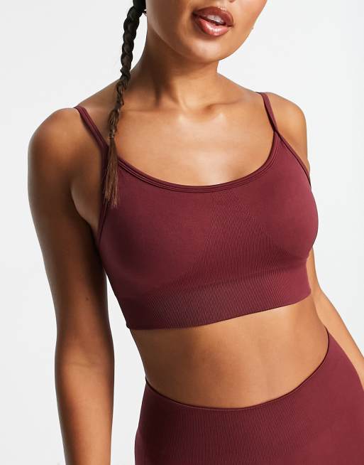 ASOS 4505 - Icon - Bordeauxfarvet sømløs sports-BH med let støtte og udtagelig polstring