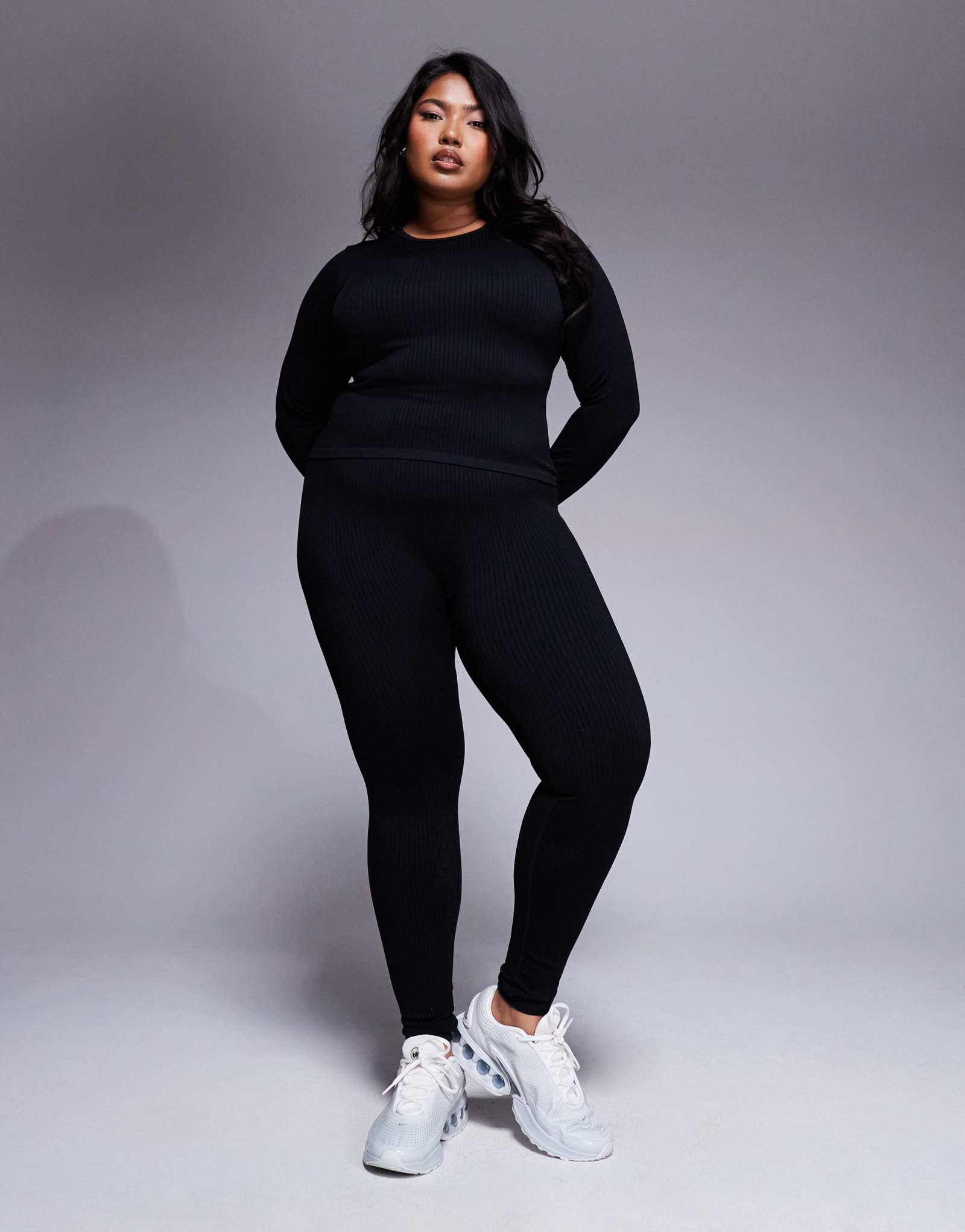 ASOS 4505 Icon Curve бесшовный топ с длинными рукавами в рубчик черного цвета