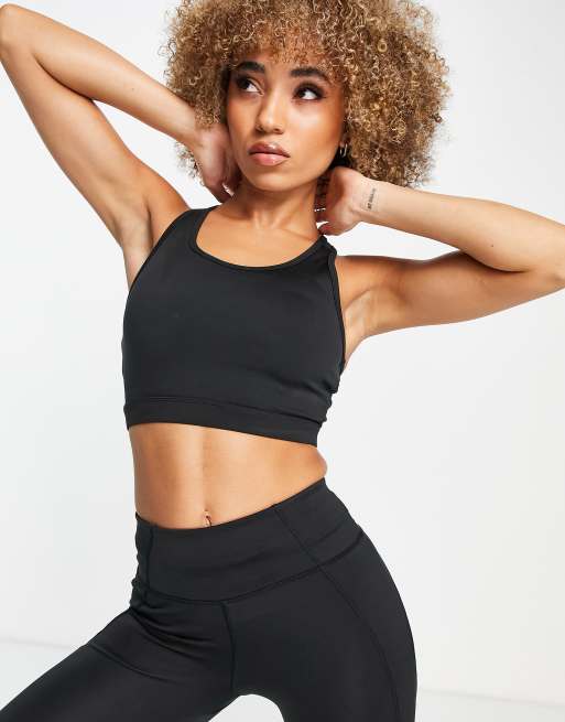 ASOS 4505 – Icon – Czarny biustonosz sportowy do ćwiczeń o średniej intensywności, o wydłużonym fasonie, z dekoltem w kształcie litery U 