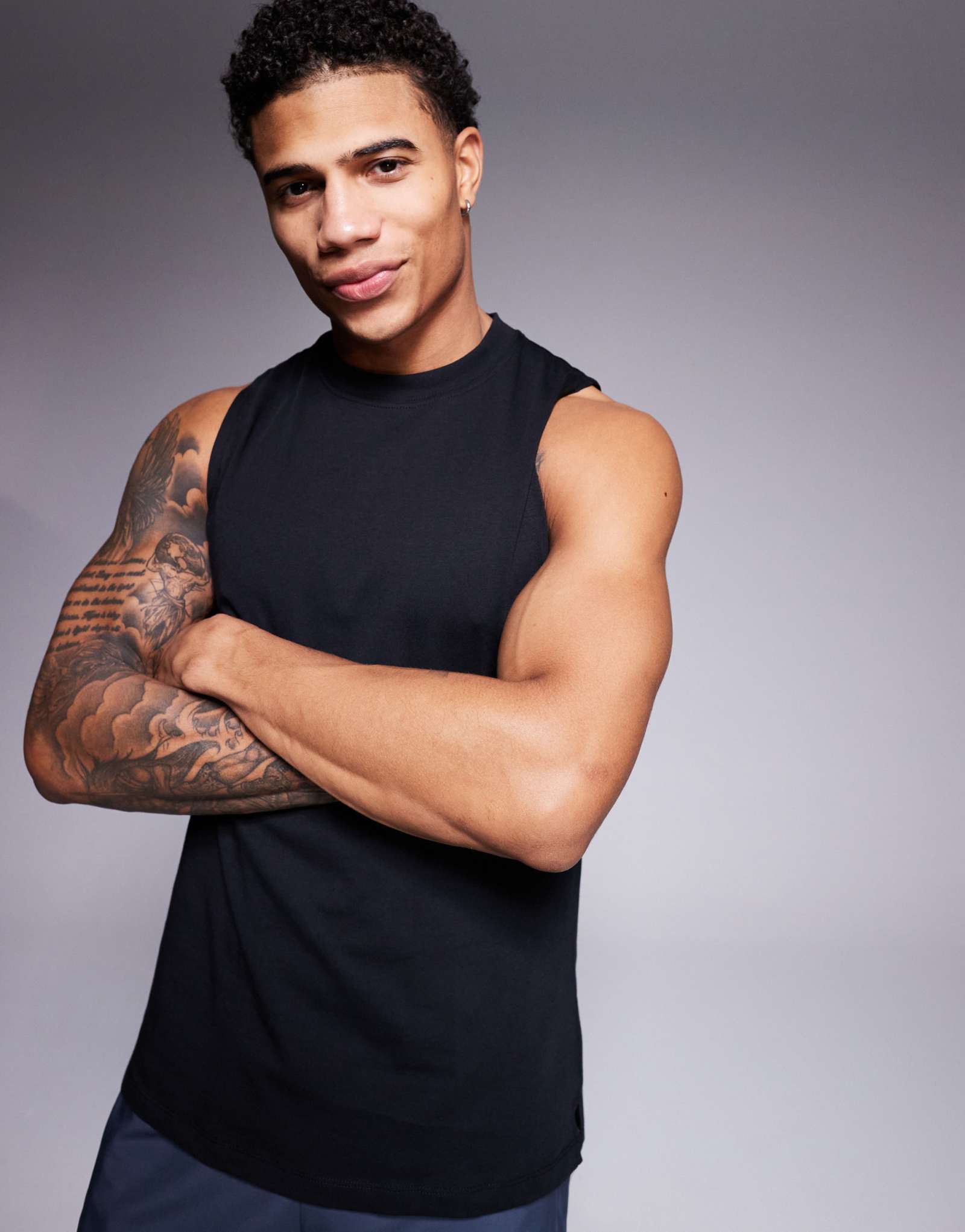 Хлопковая тренировочная майка со спущенными проймами ASOS 4505 Icon с быстросохнущей отделкой черного цвета