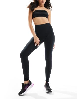 ASOS 4505 - Icon - Gesäßformende Sport-Leggings in Schwarz mit Innentasche