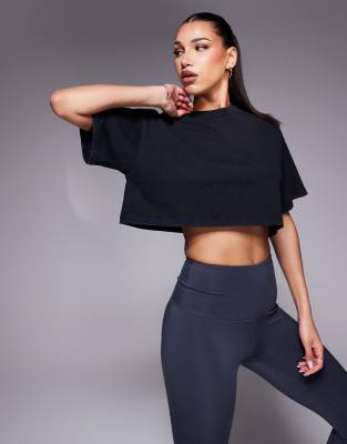 Asos Design 4505 Icon Heavyweight Cotton Cropped T-shirt With Quick Dry Finish In Washed Black