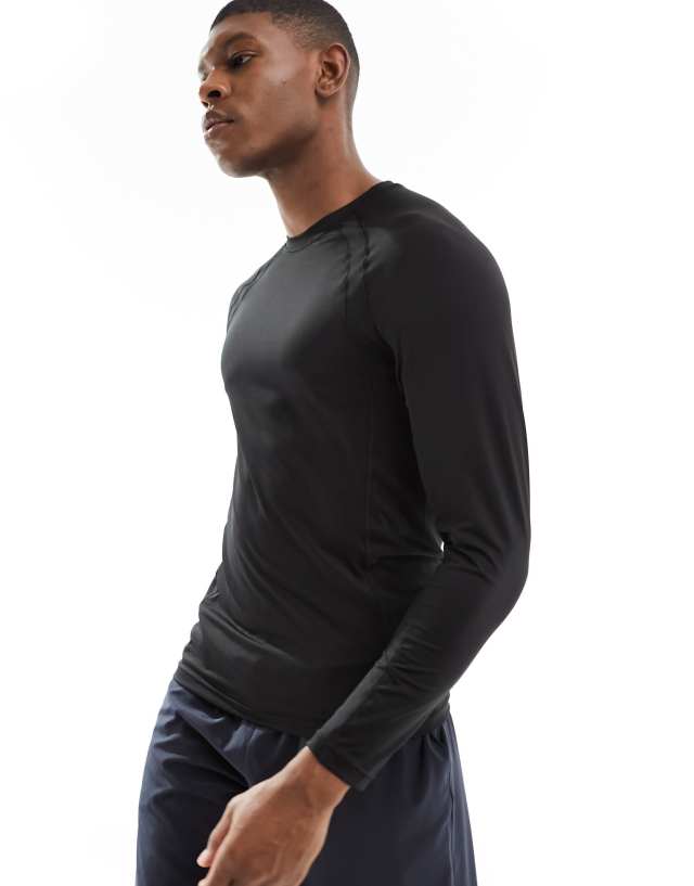 ASOS 4505 icon muscle fit training long sleeve t-shirt with quick dry in black