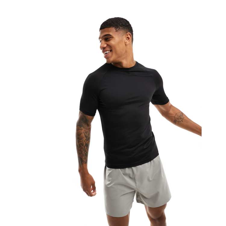 ASOS 4505 Icon muscle fit training t-shirt with quick dry in black