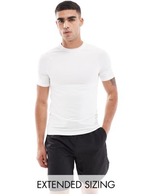 4505 Icon muscle fit training T-shirt with quick dry in white