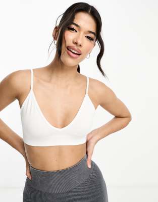 ASOS 4505 - Icon - Nahtloser Sport-Dessous-BH in Weiß