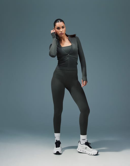 ASOS 4505 – Icon – Nahtloses, geripptes Sport-Set in Moosgrün