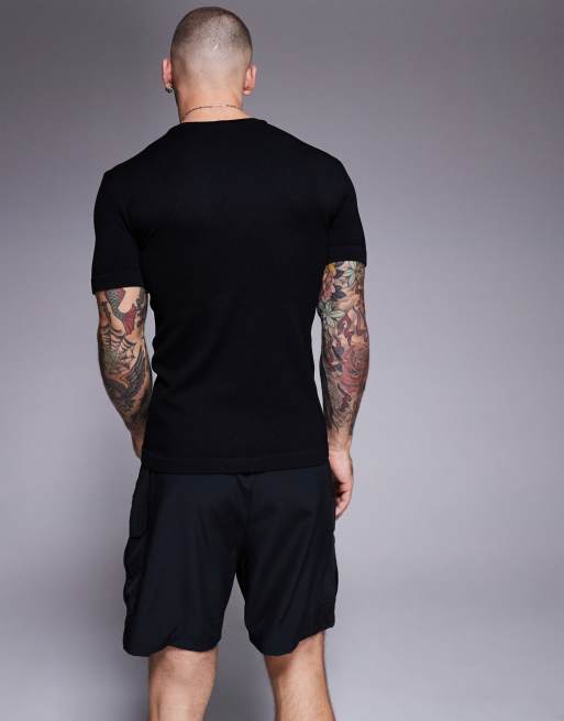 ASOS 4505 Icon Nahtloses korperbetontes Sport T Shirt in geripptem Schwarz