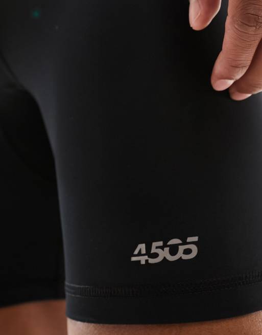 Pantaloncini sportivi aderenti sale