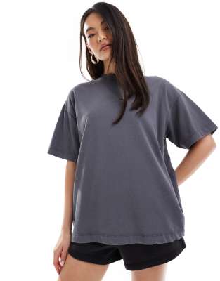 ASOS 4505 - Icon - Schweres, schnelltrocknendes Boxy Fit Oversize-T-Shirt in verwaschenem Schwarz