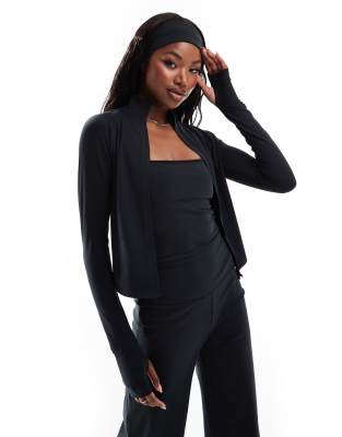 Черный топ с длинными рукавами и застежкой-молнией ASOS 4505 Icon soft touch 6990₽
