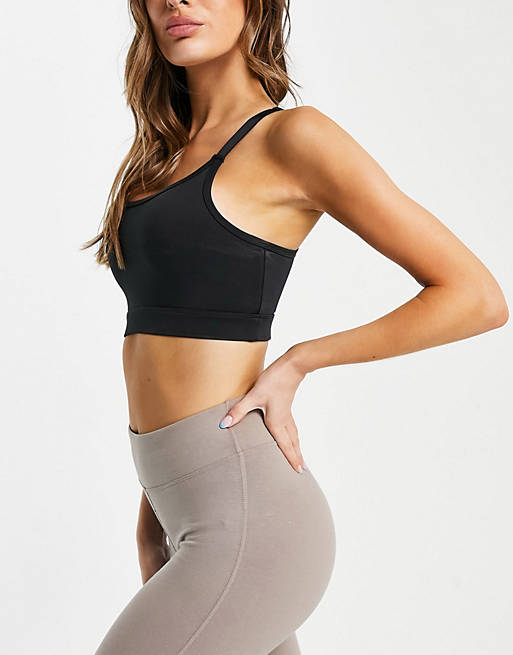 Women icon sports bra with strap adjusters 