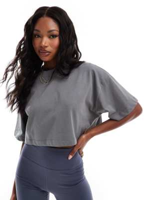 ASOS 4505 – Icon – Szary krótki T-shirt o pudełkowym kroju z grubego szybkoschnącego materiału