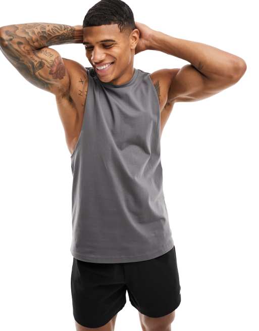 ASOS 4505 - Icon Training - Grå tanktop uden ærmer med store ærmegab i hurtigtørrende stof  