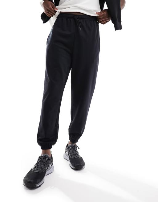 ASOS 4505 Icon training trackies with tapered fit with quick dry in black , 5 of 5