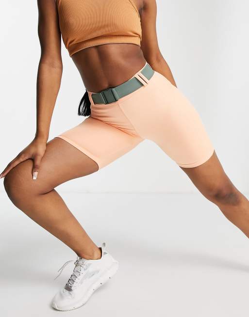 ASOS 4505 – Leggingsshorts i booty-modell med skärp