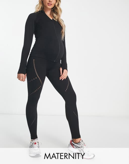 HIIT legging with cut out in black