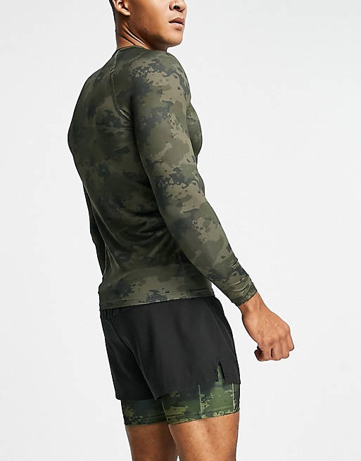 T-Shirts & Vests muscle fit training long sleeve t-shirt with camo print 